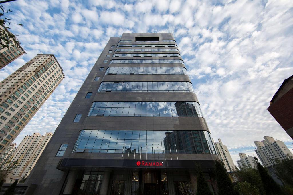 فندق Ramada By Wyndham Seoul Sindorim المظهر الخارجي الصورة